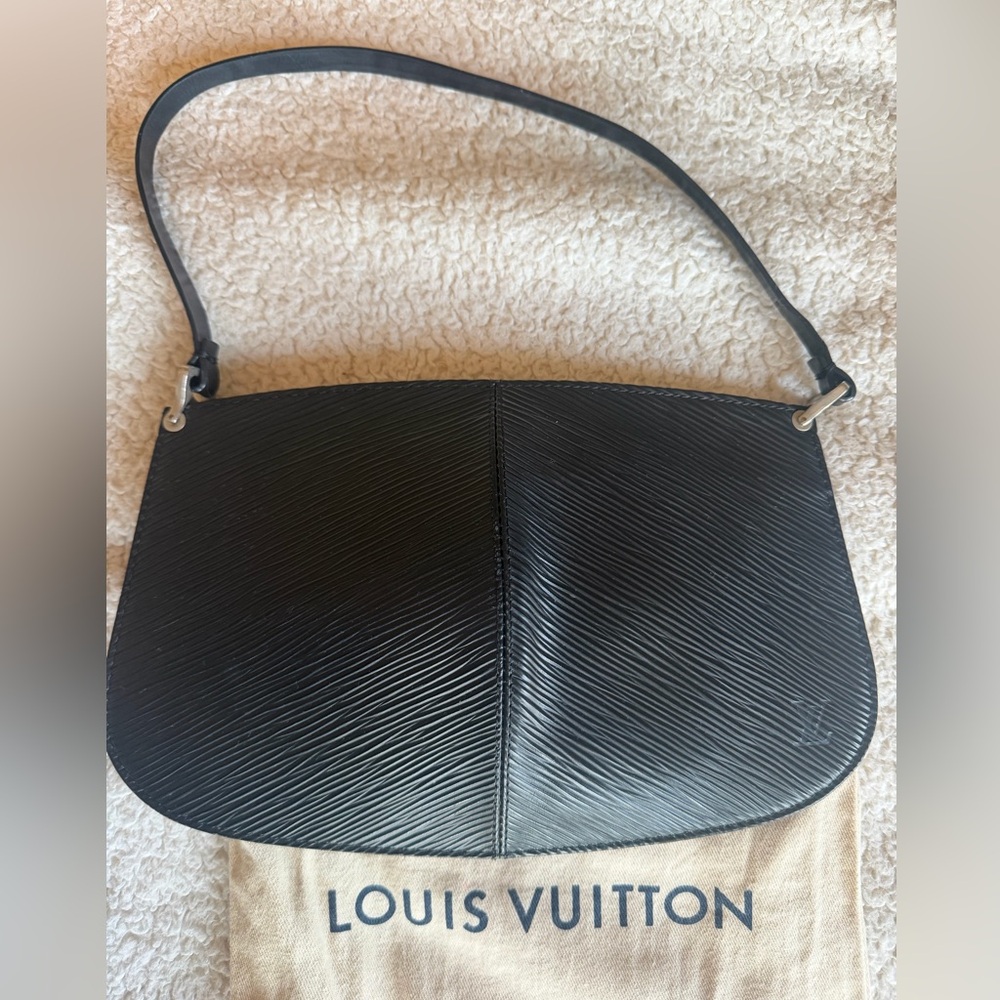 Authentic Louis Vuitton Vintage Epi Leather Demi Lune Pochette - Picture 3 of 9